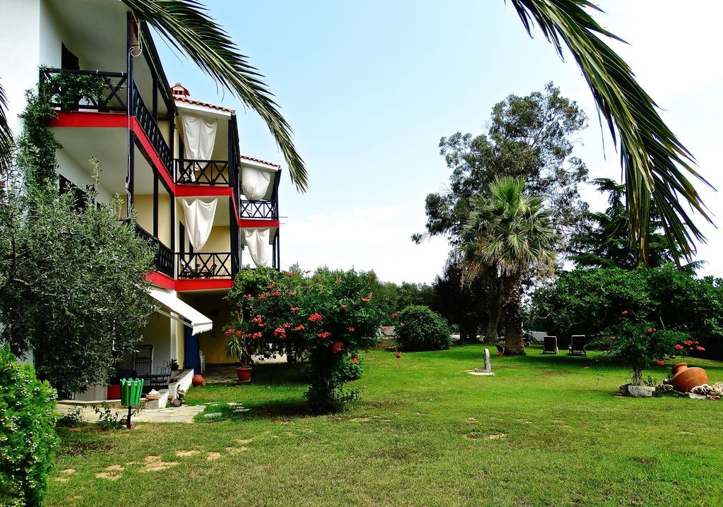Apartments Karpetis A Green Paradise Psakoudia Zimmer foto